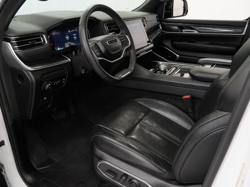 Certified 2023 Jeep Wagoneer 4WD w/ Premium Group I image 19