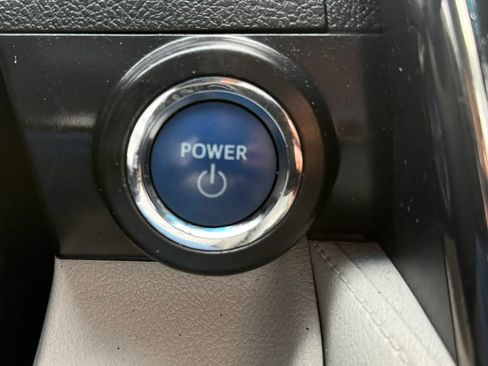 Used 2014 Toyota Camry LE FWD image 18