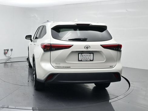 Used 2021 Toyota Highlander XLE FWD image 20