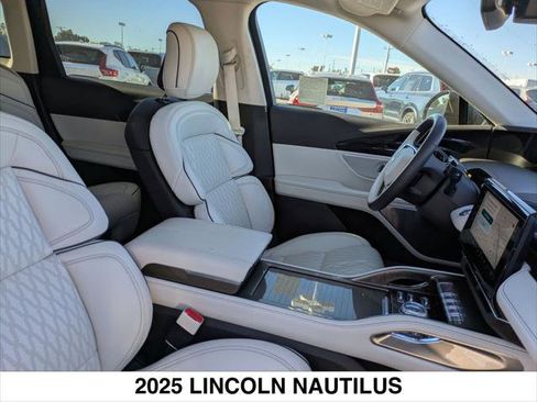 Used 2025 Lincoln Nautilus Black Label AWD/4WD image 26