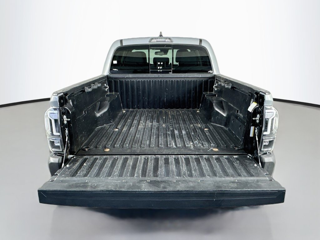 Used 2021 Toyota Tacoma SR5 AWD/4WD image 29