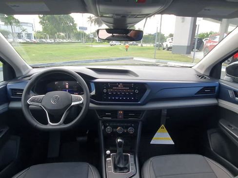 Certified 2024 Volkswagen Taos SE FWD image 29