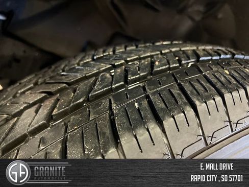Used 2023 Jeep Wrangler Unlimited Sahara AWD/4WD image 28