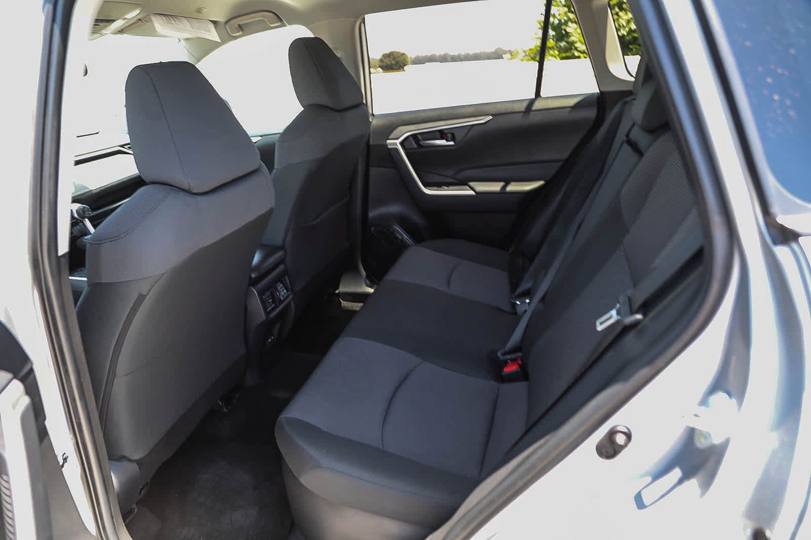 Certified 2025 Toyota RAV4 XLE AWD/4WD image 17