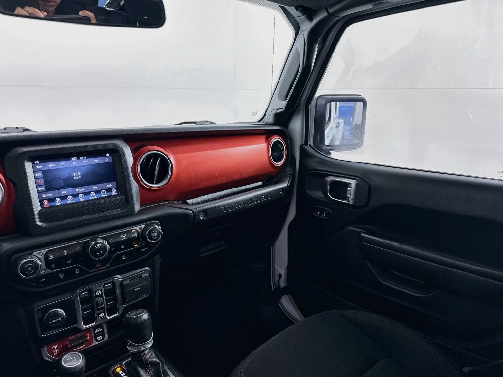 Used 2021 Jeep Wrangler Unlimited Rubicon w/ Cold Weather Group AWD/4WD image 22