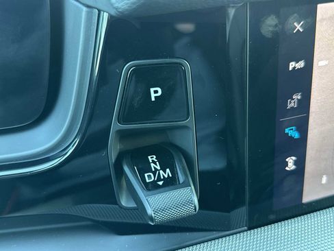 Used 2025 Porsche Cayenne image 24