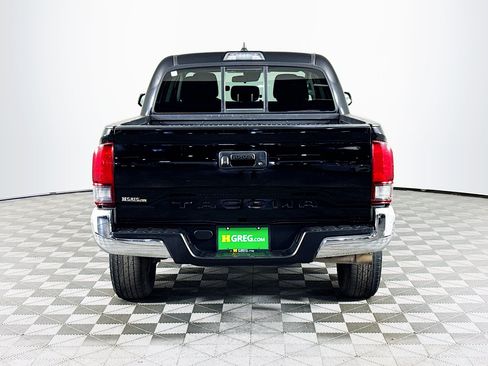 Used 2021 Toyota Tacoma SR5 RWD image 7