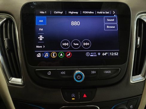 Used 2024 Chevrolet Malibu LT image 25