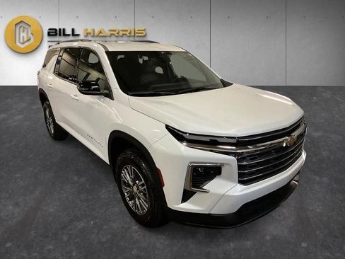 Used 2026 Chevrolet Traverse LT w/ LPO, Floor Liner Package AWD/4WD image 9