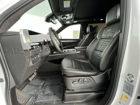 Used 2025 Cadillac Escalade ESV Sport Platinum image 20