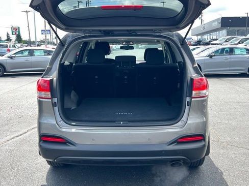 Used 2016 Kia Sorento FWD w/ LX Convenience Package image 12