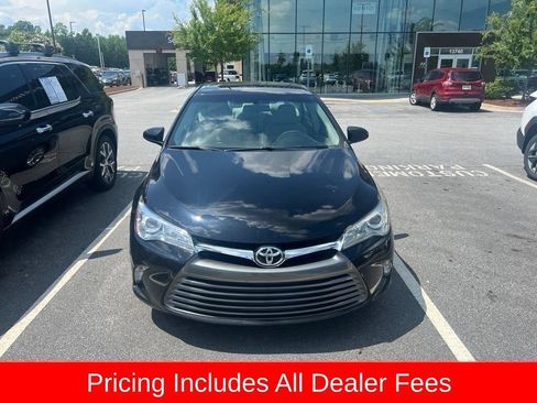 Used 2015 Toyota Camry LE FWD image 1