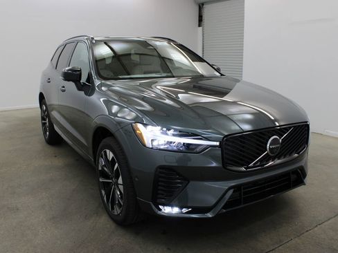 New 2026 Volvo XC60 B5 Plus w/ Climate Package AWD/4WD image 6