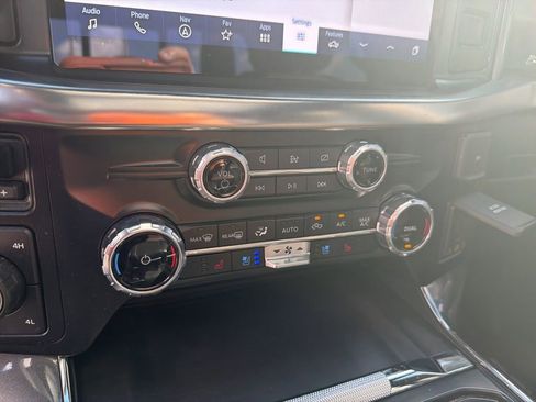 Used 2023 Ford F150 Lariat w/ Equipment Group 502A High image 26