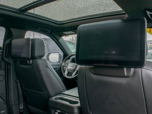 Used 2021 GMC Yukon XL Denali w/ Denali Ultimate Package image 27
