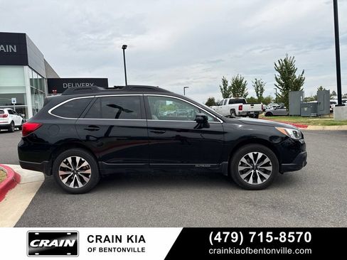 Used 2016 Subaru Outback 2.5i Limited AWD/4WD image 3