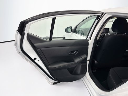 Used 2025 Nissan Sentra SV FWD image 24