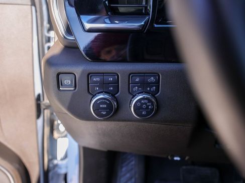 Used 2025 GMC Sierra 3500 SLT w/ Texas SLT Premium Package image 18