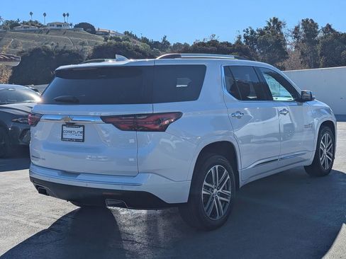 Used 2023 Chevrolet Traverse High Country image 5