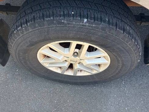 Used 2018 Nissan Frontier SV RWD image 5