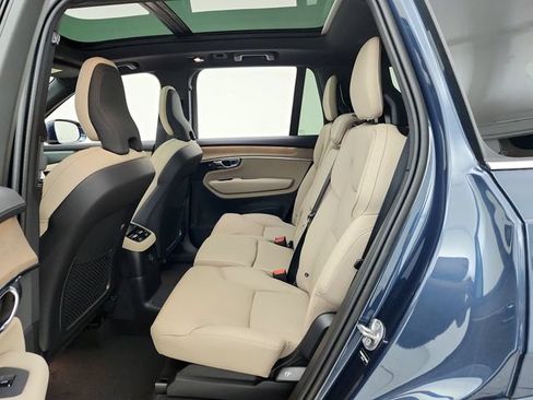 New 2026 Volvo XC90 T8 Plus w/ Protection Package Premier AWD/4WD image 24