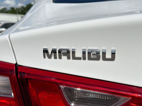 Used 2025 Chevrolet Malibu LT FWD image 11