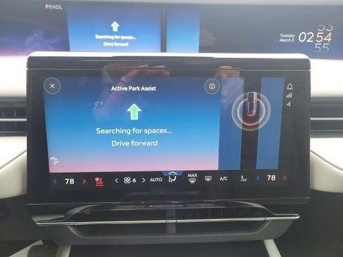 Certified 2024 Lincoln Nautilus Reserve w/ Equipment Group 202A image 37