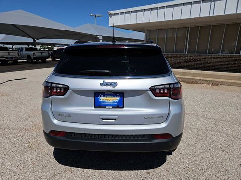 Used 2025 Jeep Compass Limited AWD/4WD image 7