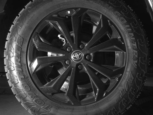 Used 2024 Toyota RAV4 XSE w/ Advanced Technology Package AWD/4WD image 12