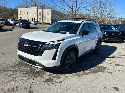 New 2026 Nissan Pathfinder SL w/ SL Premium Package AWD/4WD image 3