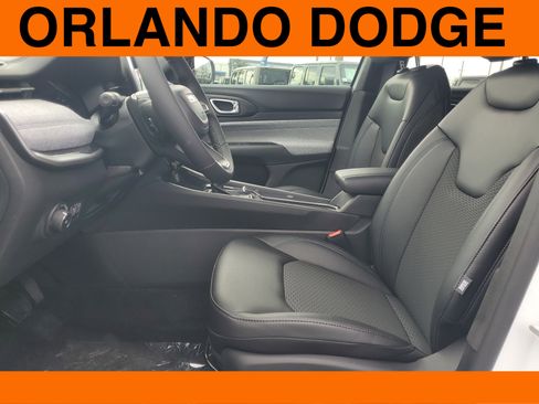 New 2026 Jeep Compass Latitude image 9