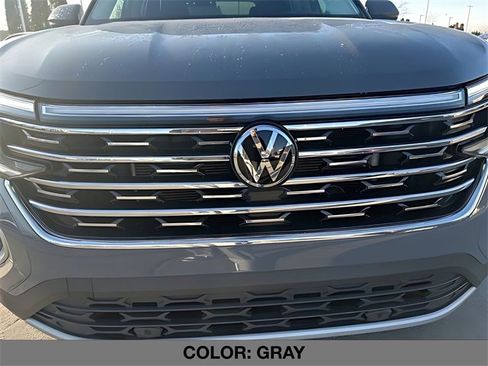 Used 2025 Volkswagen Atlas SEL image 9