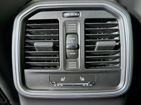 New 2026 Porsche Macan image 26