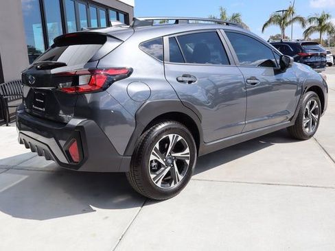Used 2025 Subaru Crosstrek 2.0i Premium image 3