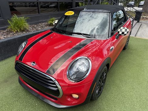 Used 2019 MINI Cooper Convertible FWD image 11