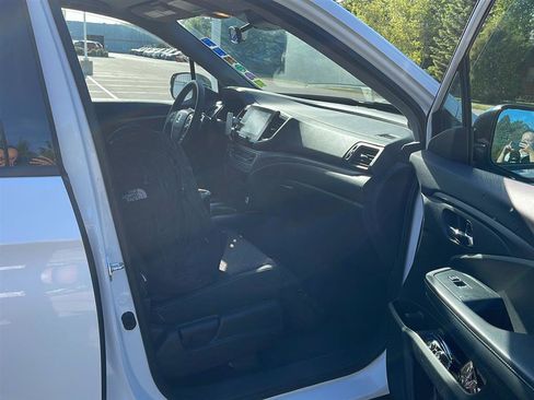 Used 2021 Honda Ridgeline Sport image 17