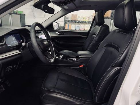 Used 2023 Jeep Grand Cherokee L Limited w/ Trailer Tow Group (B) image 17