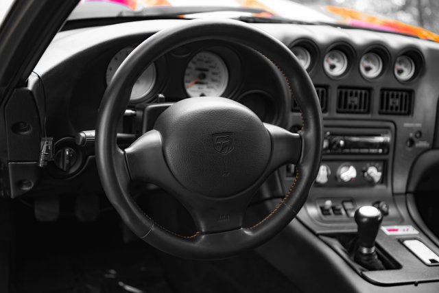 Used 2002 Dodge Viper GTS RWD image 21