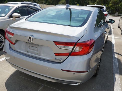 Used 2021 Honda Accord Touring image 6