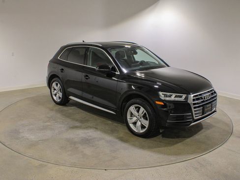 Used 2019 Audi Q5 2.0T Premium Plus w/ Premium Plus Package image 7
