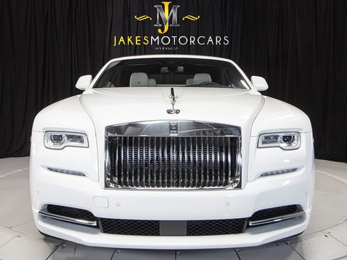 Used 2020 Rolls-Royce Dawn RWD image 18