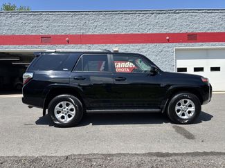 Used 2020 Toyota 4Runner SR5 AWD/4WD video 2