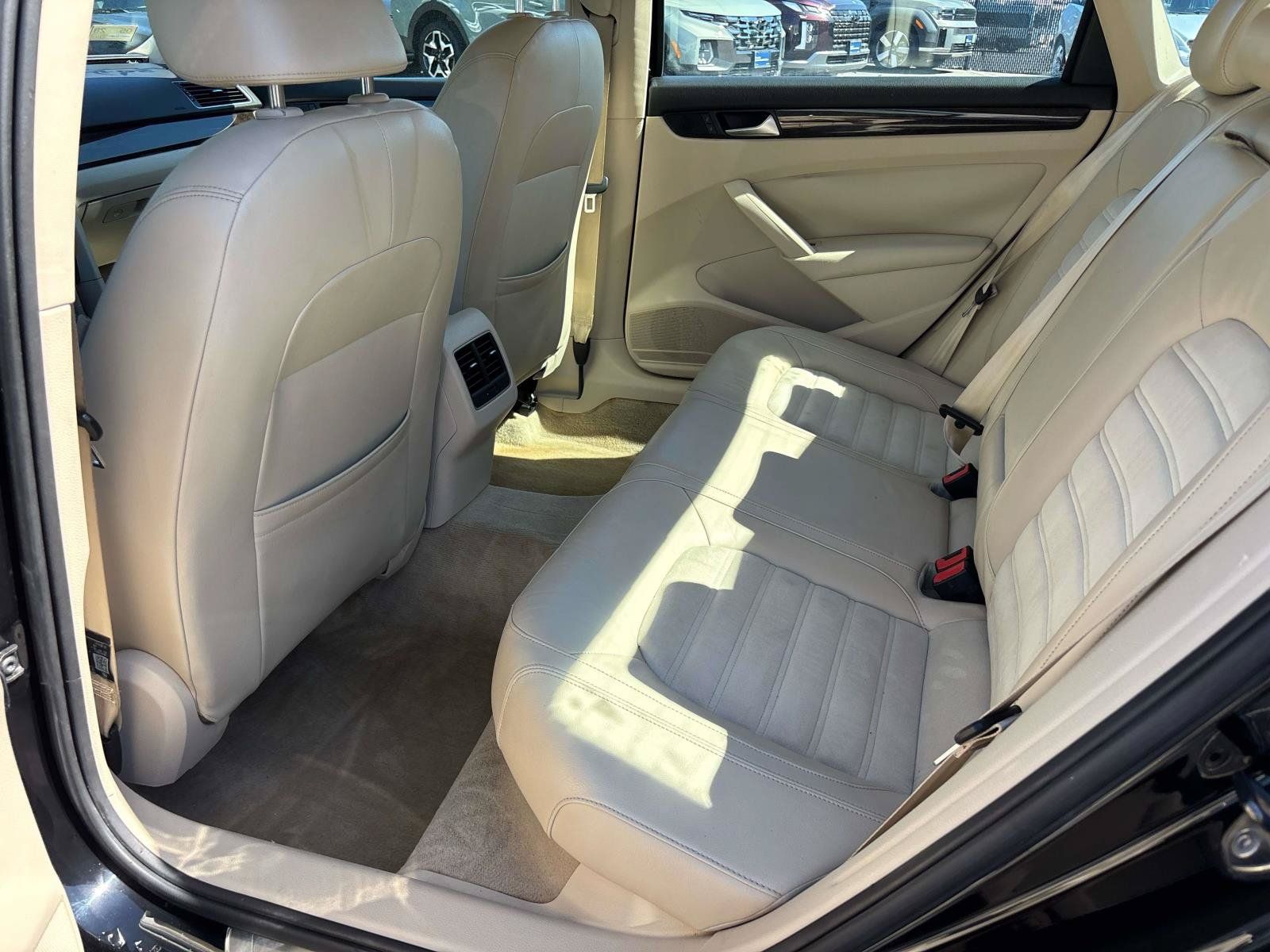 Used 2014 Volkswagen Passat TDI SEL Premium FWD image 10