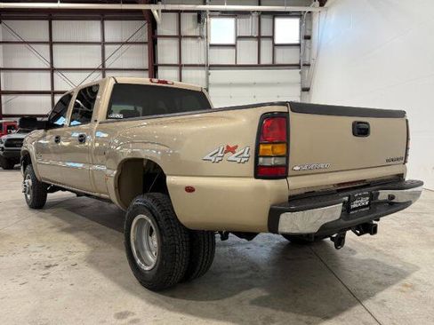 Used 2004 Chevrolet Silverado 3500 4x4 Crew Cab w/ Heavy-Duty Power Package image 11