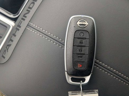 New 2026 Nissan Pathfinder Platinum image 23