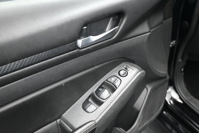 Used 2024 Nissan Altima 2.5 SV AWD/4WD image 22