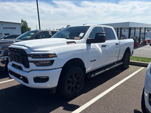 Used 2025 RAM 2500 Big Horn AWD/4WD image 4