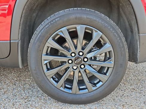 Used 2024 Chevrolet Traverse RS FWD image 34