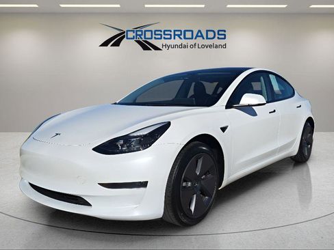 Used 2023 Tesla Model 3 Standard Range image 1