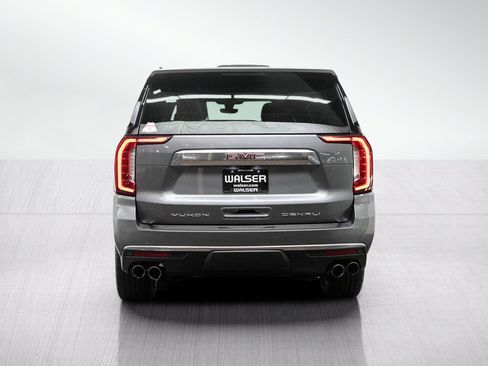 Used 2021 GMC Yukon XL Denali w/ Denali Premium Package AWD/4WD image 4